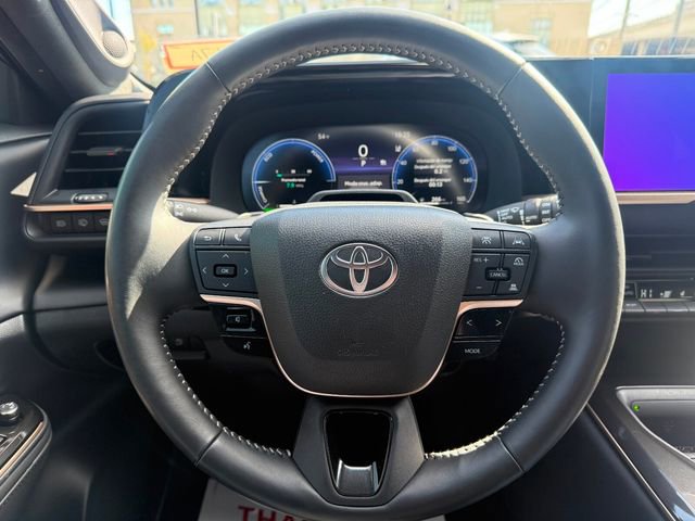 Used 2025 Toyota Crown Signia w/ Advanced Technology Package AWD/4WD image 15