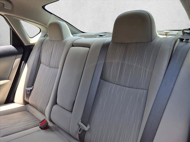 Used 2016 Nissan Sentra SV FWD image 13