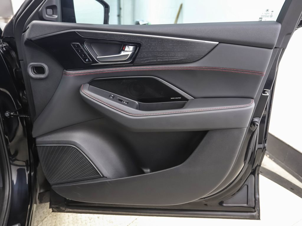 Used 2025 Acura MDX Type S image 33