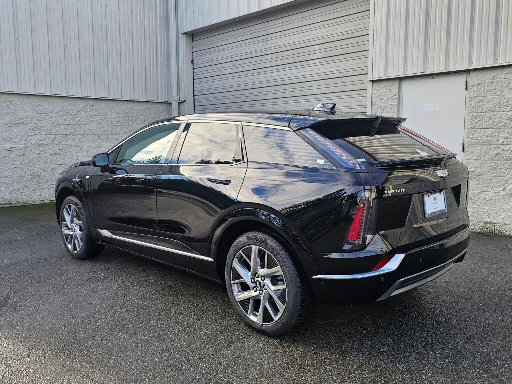 New 2026 Cadillac Optiq Luxury 1 RWD image 4