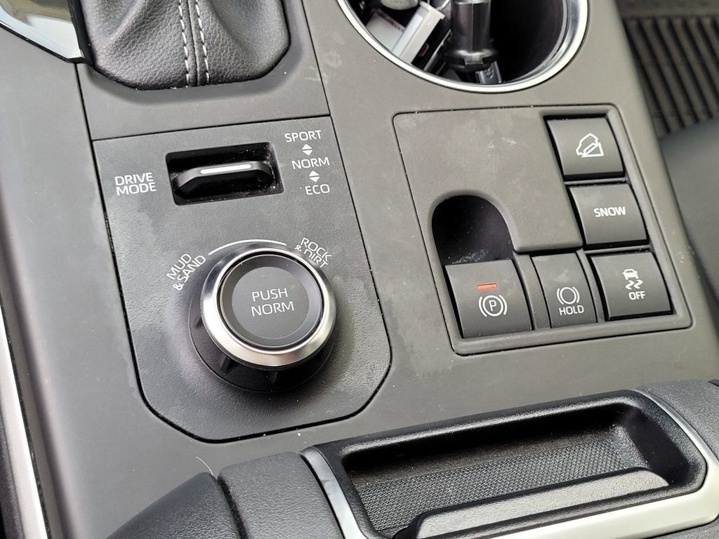Used 2024 Toyota Highlander XSE AWD/4WD image 14