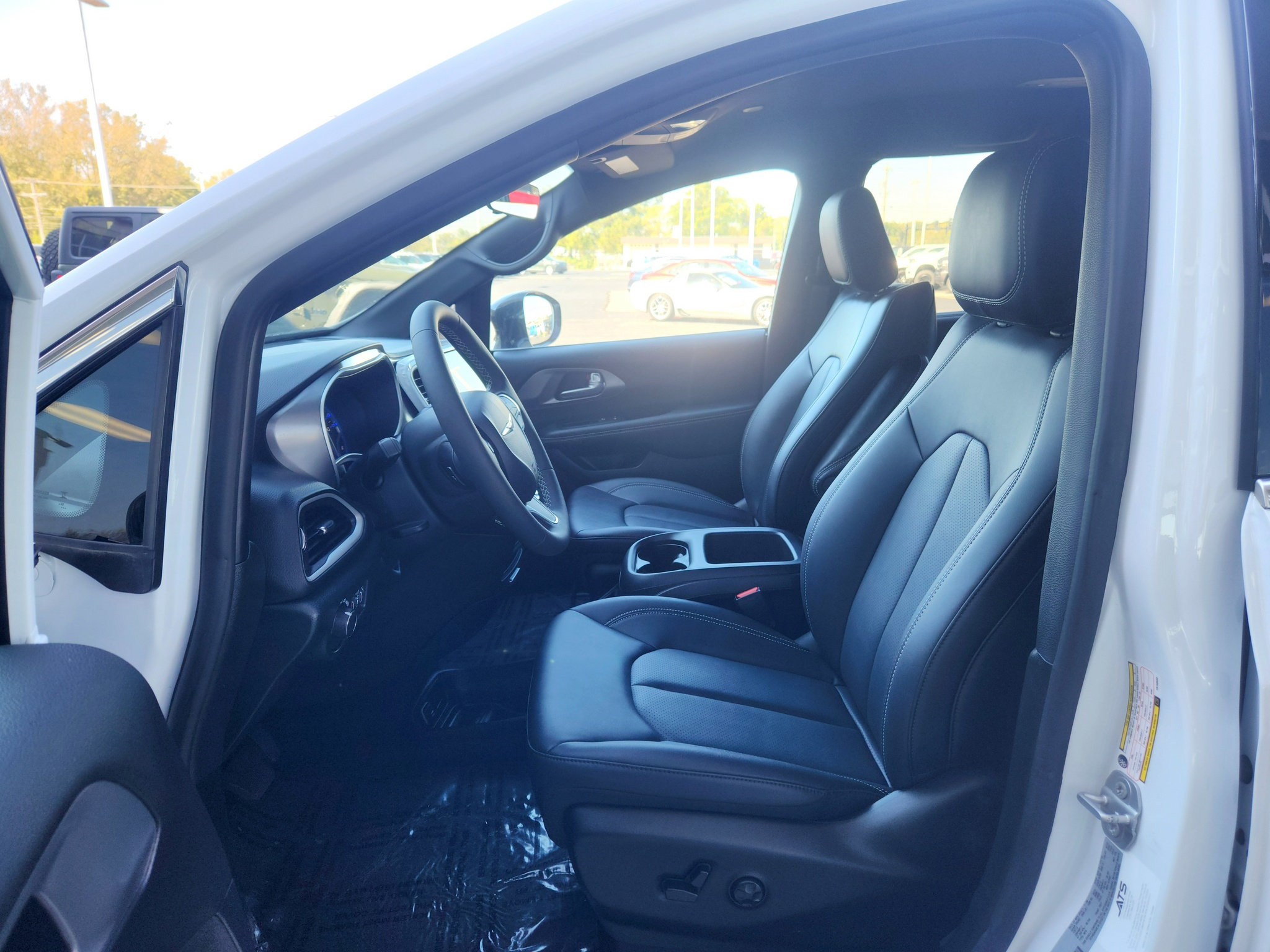 New 2026 Chrysler Voyager LX FWD image 27