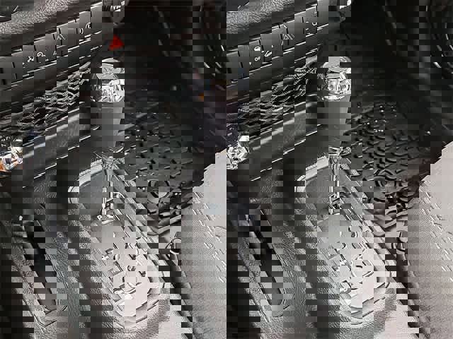 Used 2017 Jeep Wrangler Unlimited Sahara image 20