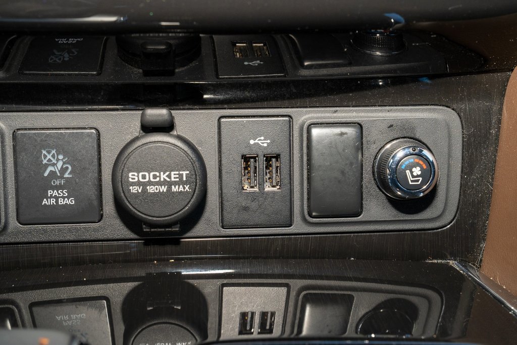 Used 2020 Nissan Armada Platinum w/ Platinum Reserve Package image 7