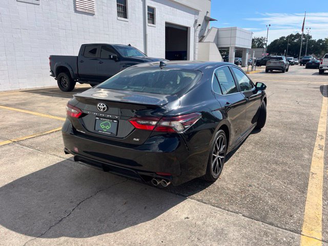 Used 2024 Toyota Camry SE FWD image 4
