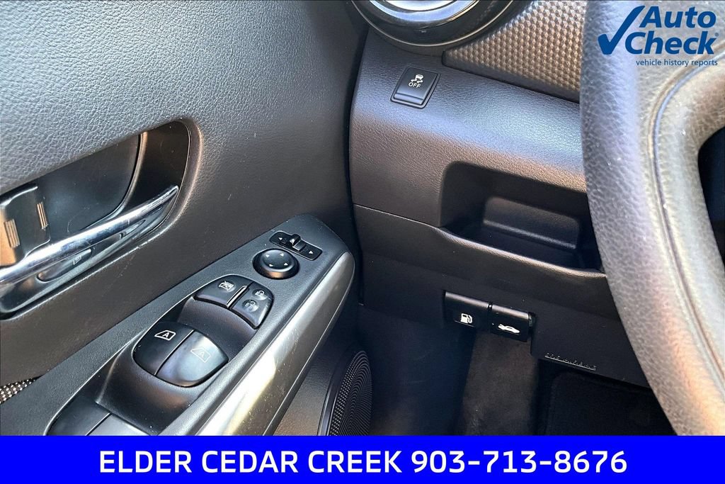 Used 2018 Nissan Kicks SV FWD image 38