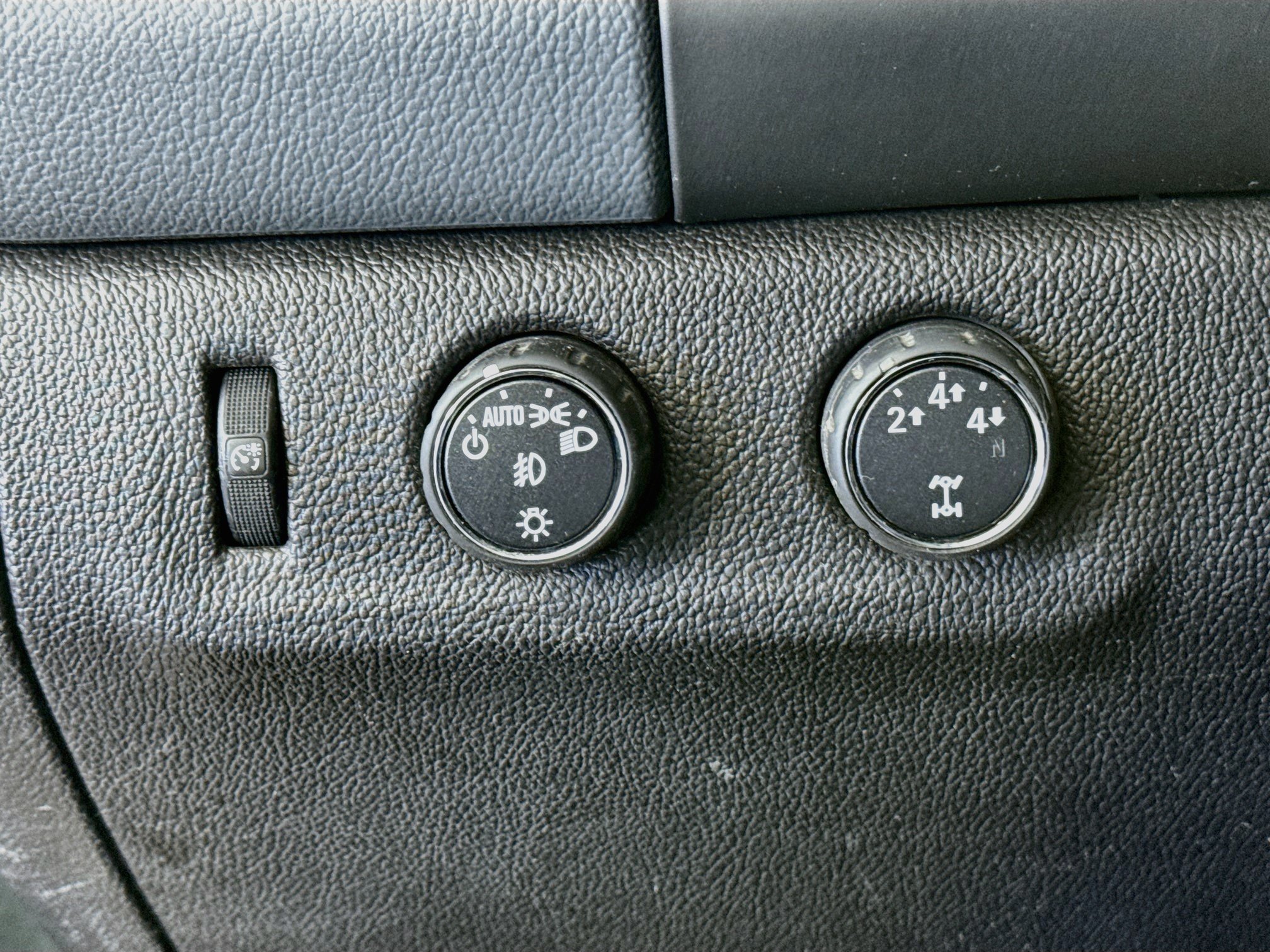 Used 2015 Chevrolet Colorado Z71 AWD/4WD image 10