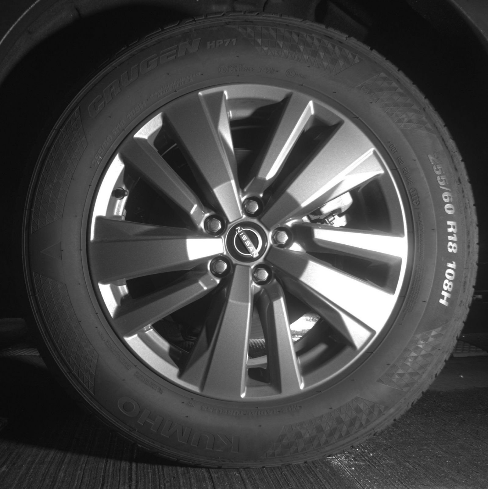 Used 2025 Nissan Pathfinder SV FWD image 17
