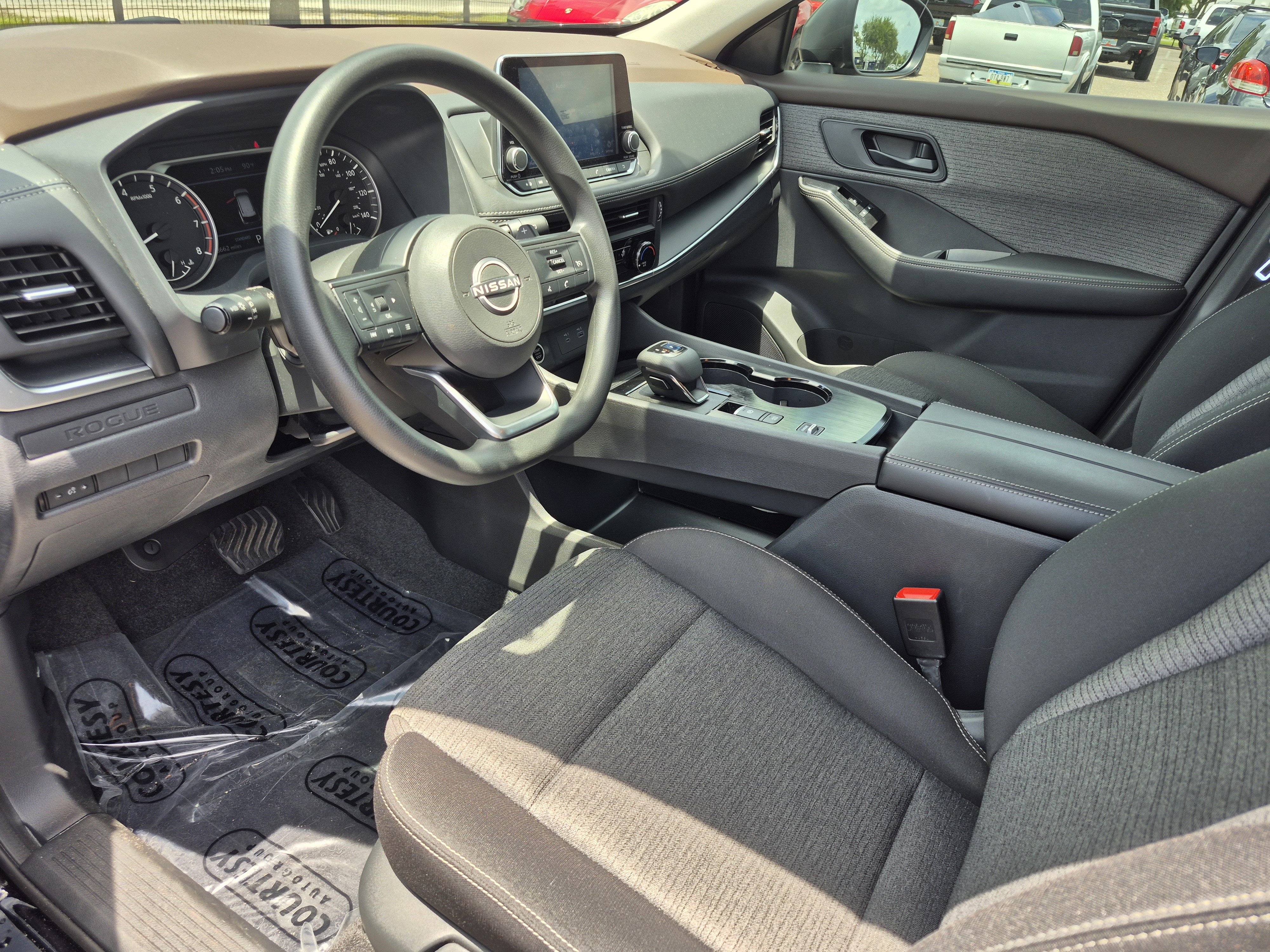 Used 2022 Nissan Rogue S FWD image 21