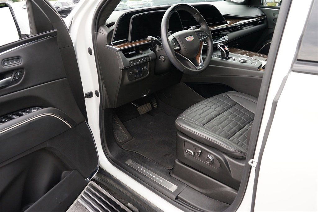 Used 2023 Cadillac Escalade ESV Sport Platinum w/ LPO, ONYX Package image 12