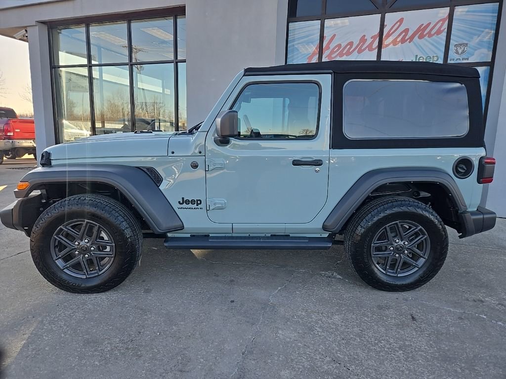 Used 2024 Jeep Wrangler Sport S image 4