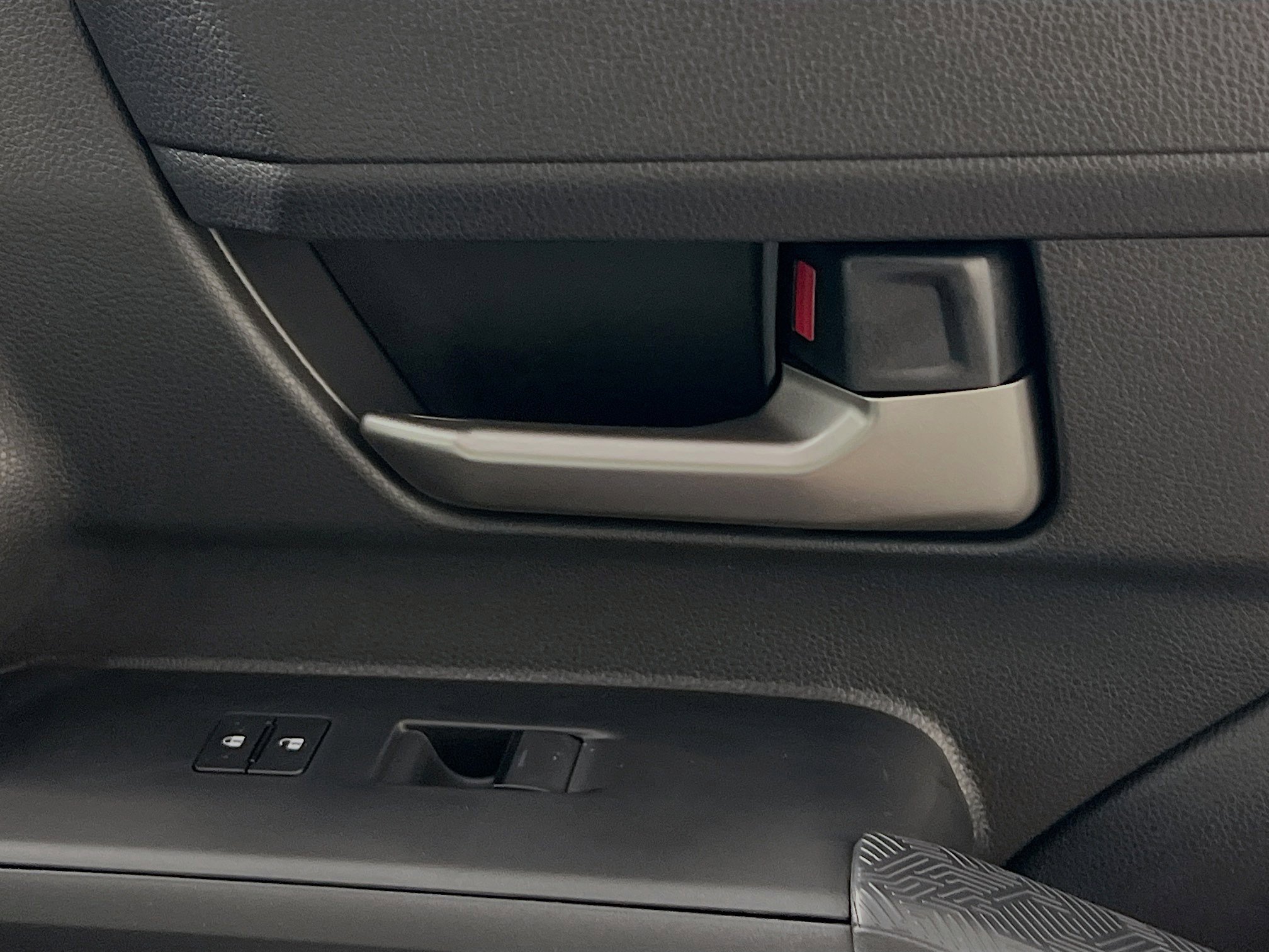 Used 2025 Toyota Tacoma TRD Sport image 32