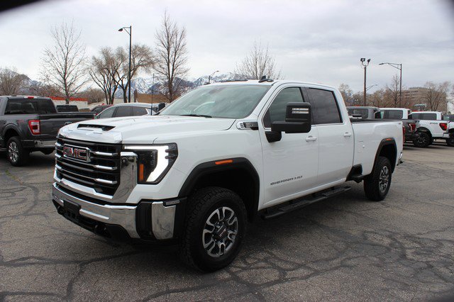 Used 2024 GMC Sierra 3500 SLE w/ SLE Convenience Package image 1