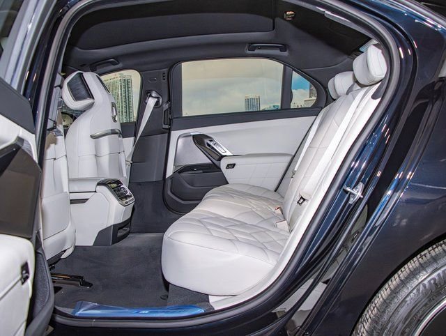 Used 2026 BMW 740i xDrive w/ Premium Package image 22