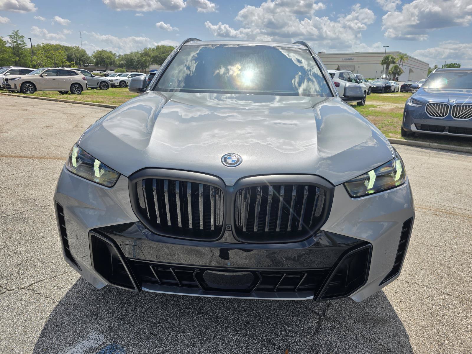 New 2026 BMW X5 xDrive50e w/ M Sport Package AWD/4WD image 2