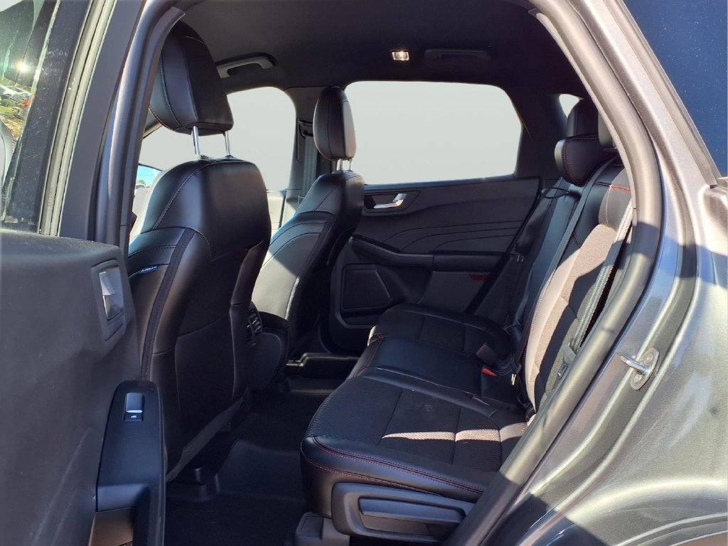 Used 2024 Ford Escape ST-Line w/ Tech Pack #1 AWD/4WD image 10