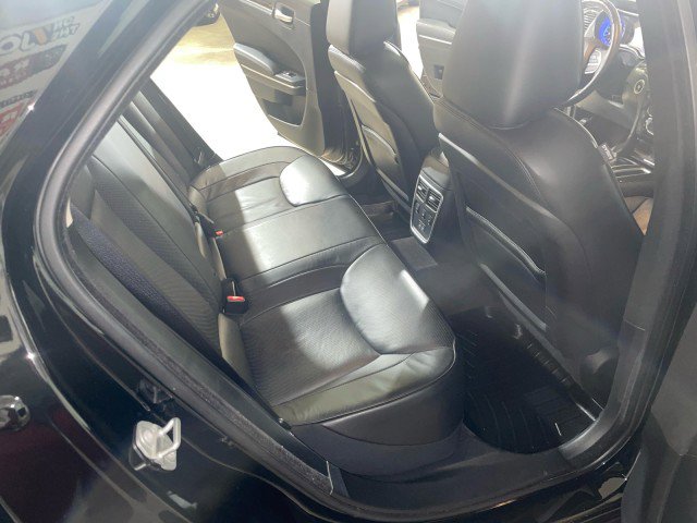 Used 2017 Chrysler 300 C image 17