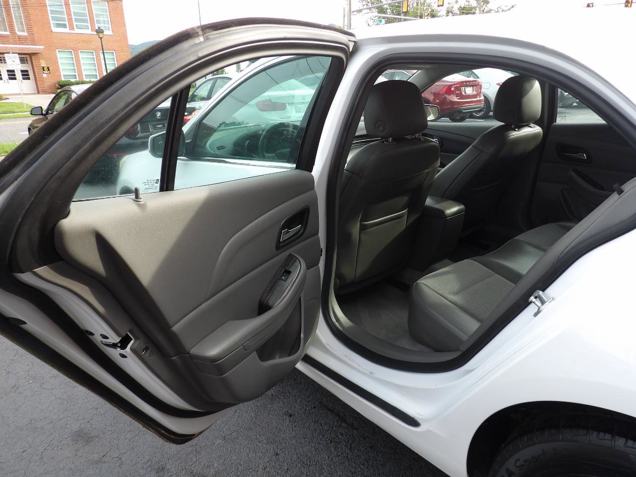 Used 2015 Chevrolet Malibu LT w/ Power Convenience Package image 14