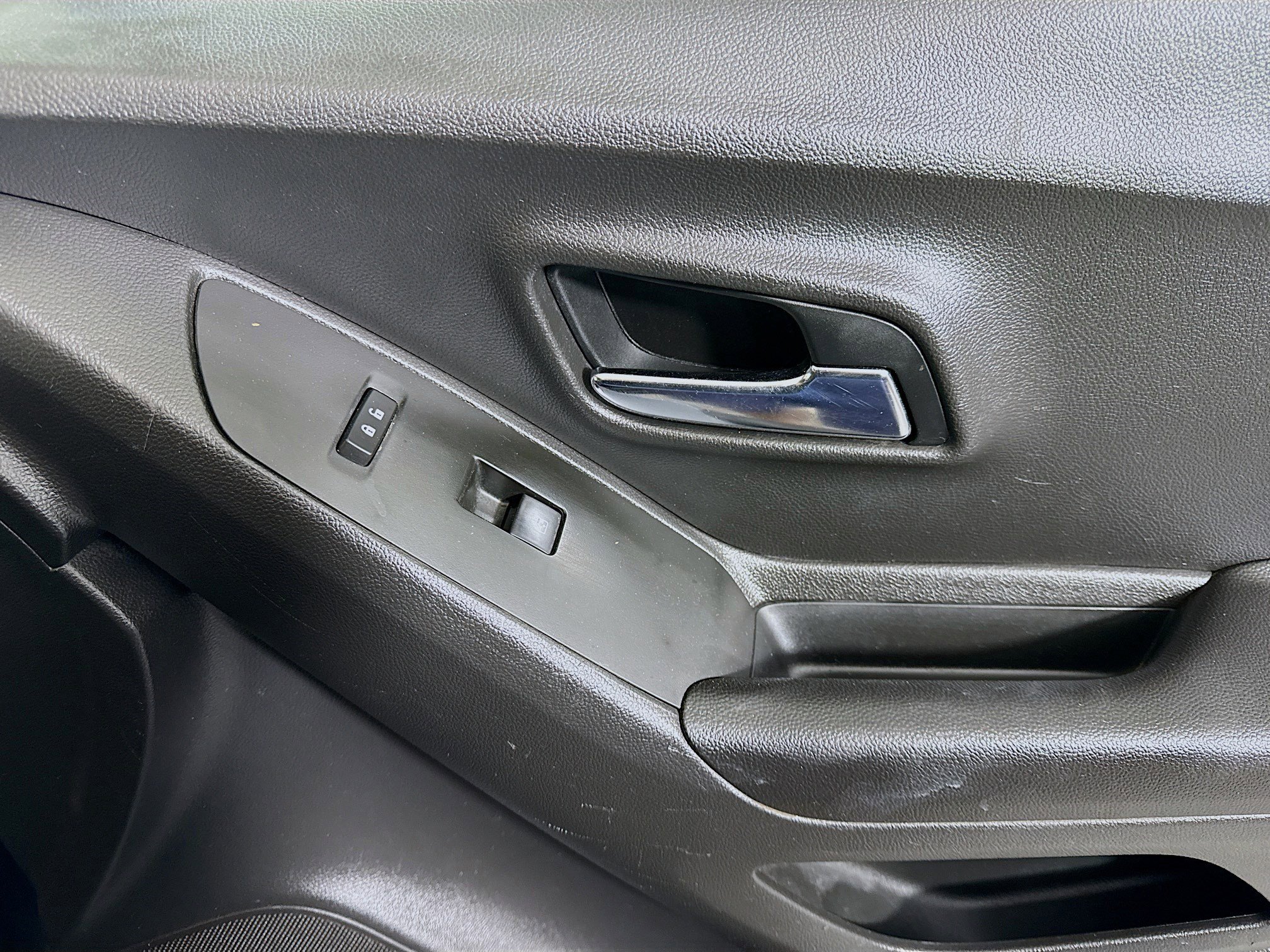 Used 2021 Chevrolet Trax LS w/ Tint and Cruise Package image 30