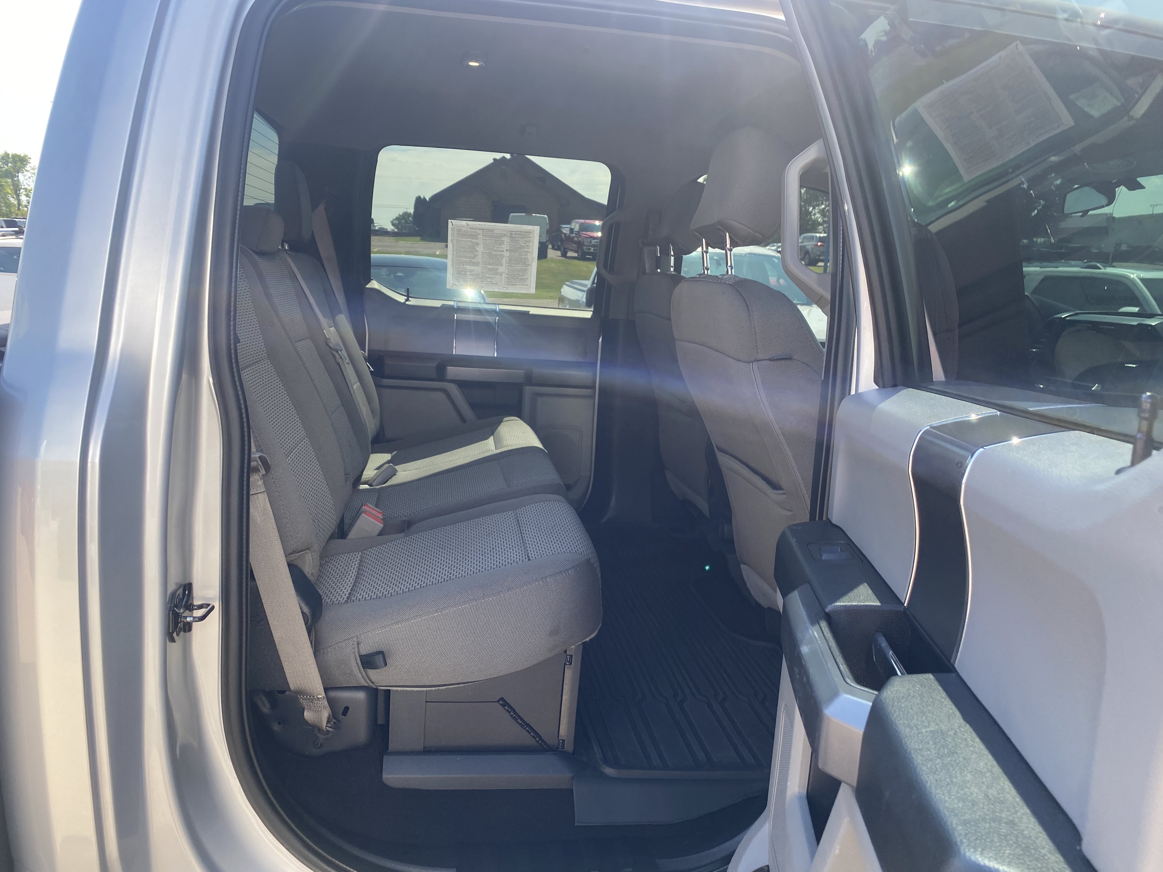 Used 2019 Ford F350 XLT w/ XLT Premium Package AWD/4WD image 14