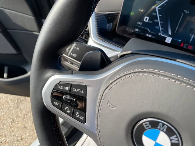 Used 2025 BMW X7 M60i AWD/4WD image 70