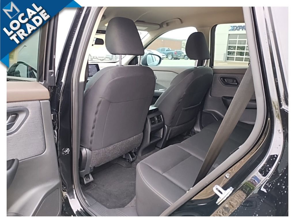 Used 2023 Nissan Rogue S AWD/4WD image 41
