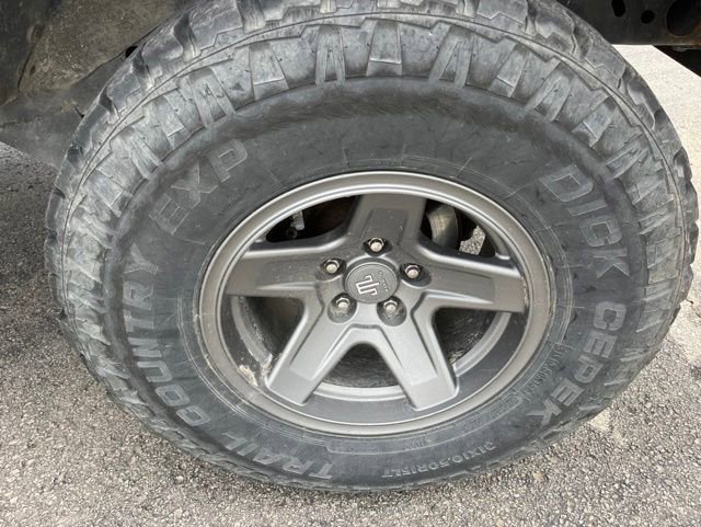Used 2005 Jeep Wrangler X w/ Tire & Wheel Group (Ecco) AWD/4WD image 4