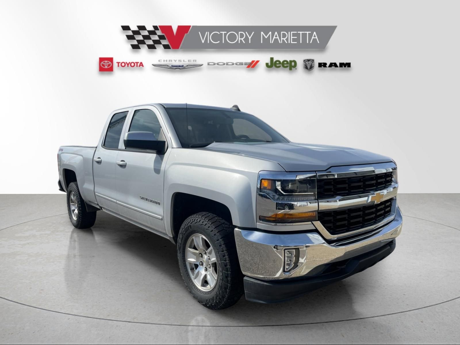 Used 2018 Chevrolet Silverado 1500 LT w/ LT Convenience Package image 7