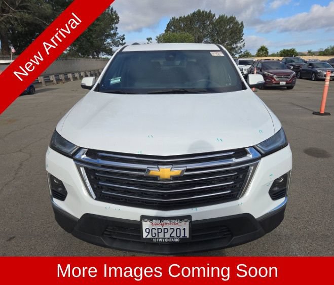 Used 2023 Chevrolet Traverse LT FWD image 2