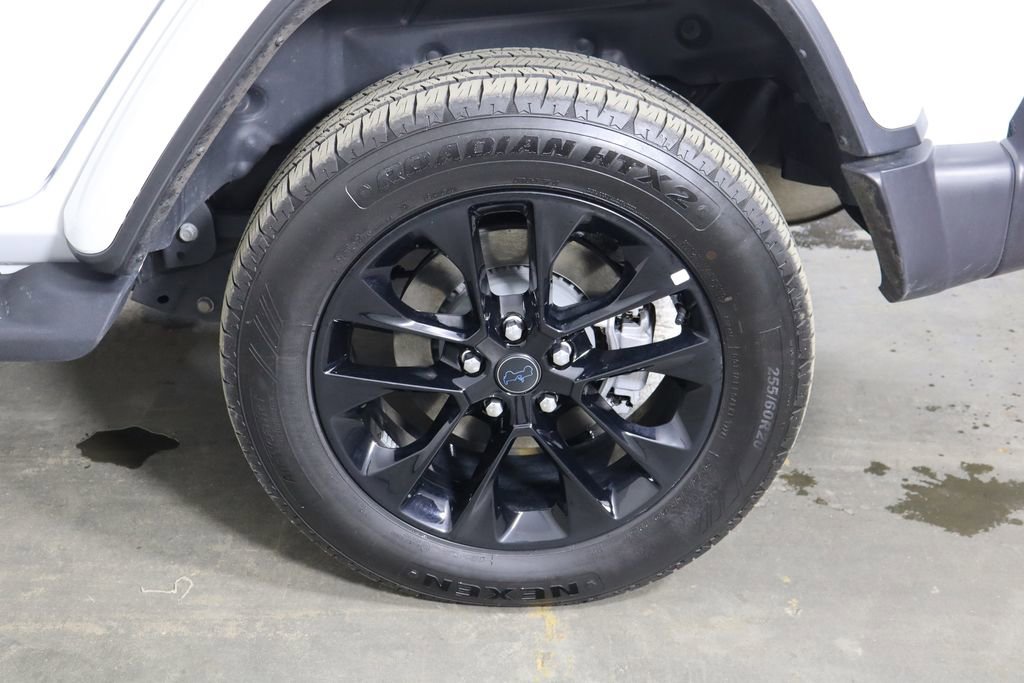 Used 2025 Jeep Wrangler Unlimited Sahara AWD/4WD image 45
