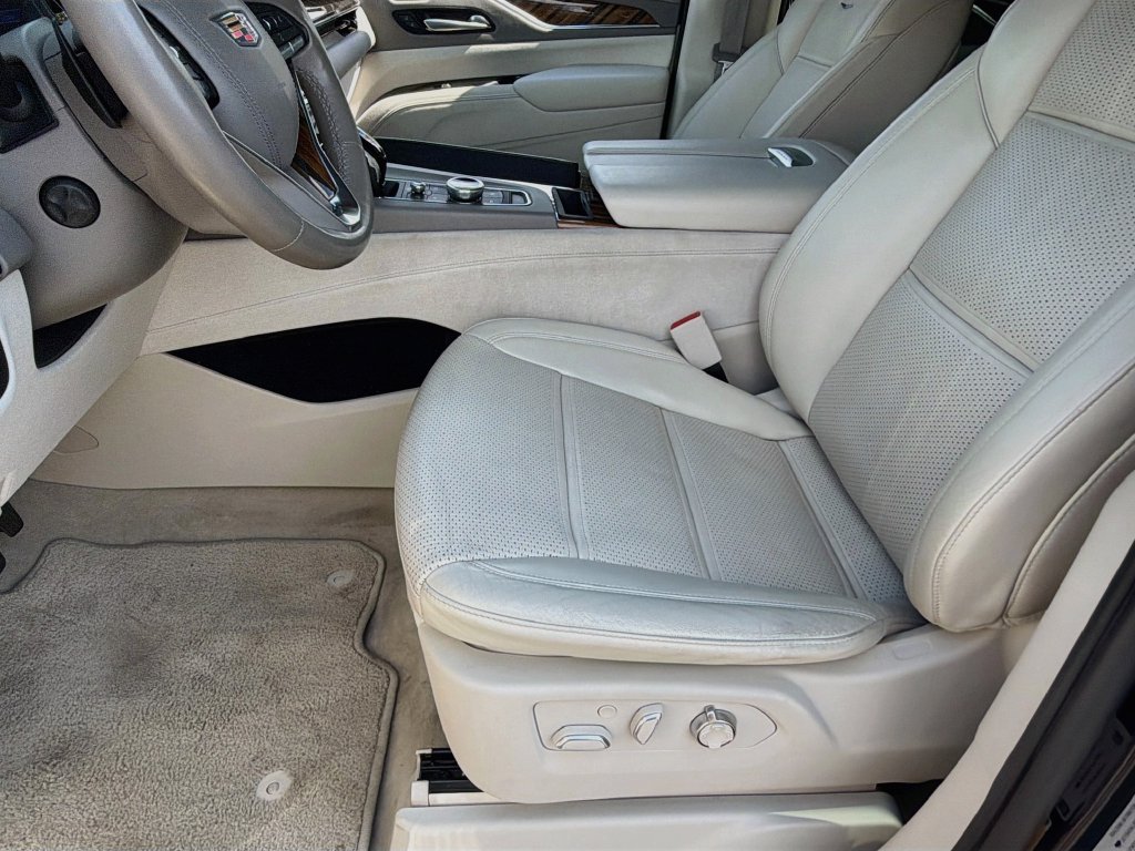 Used 2023 Cadillac Escalade Sport Platinum AWD/4WD image 14