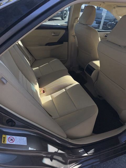 Used 2016 Toyota Camry LE image 4