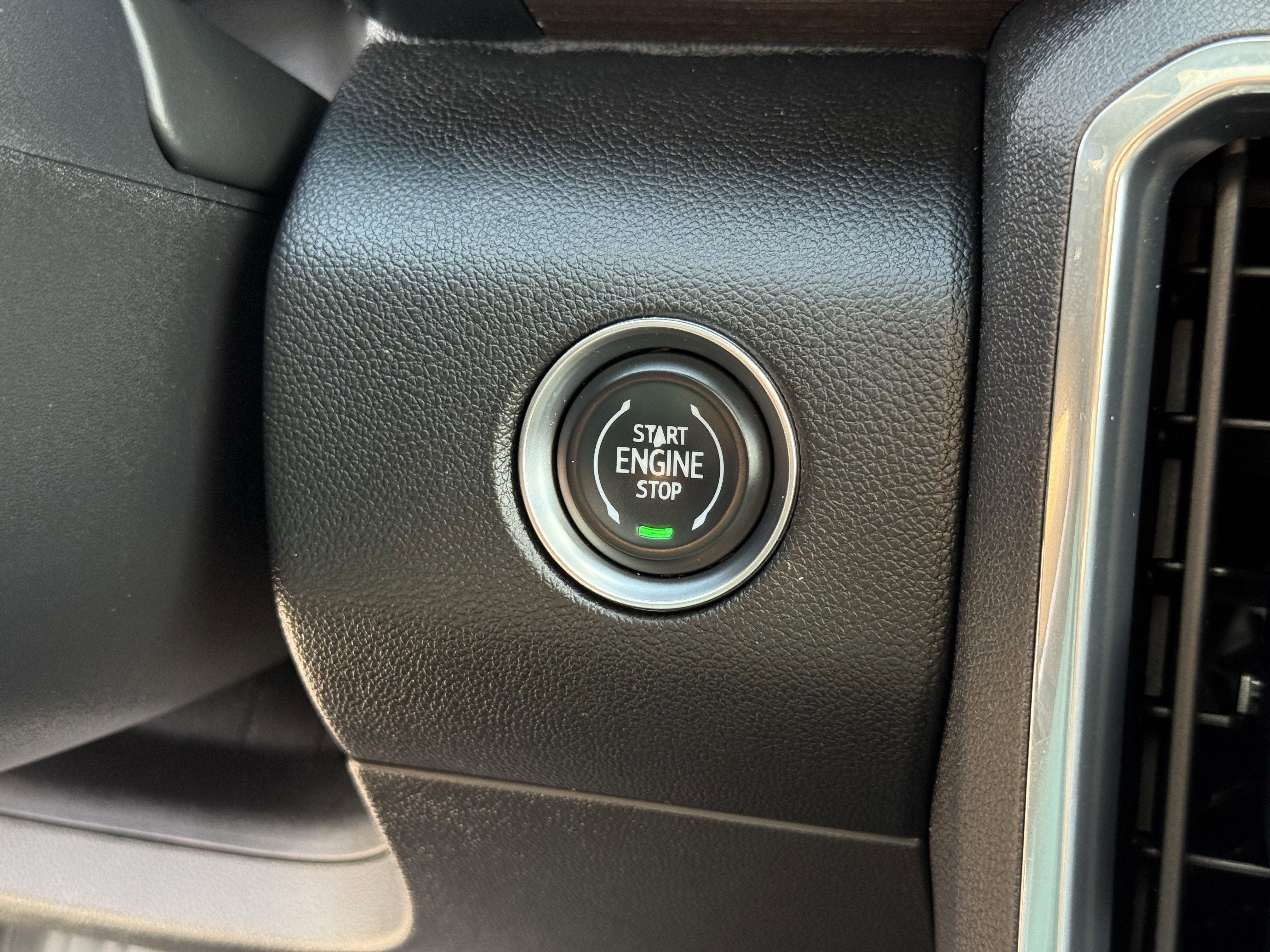 Used 2024 GMC Acadia Denali w/ Super Cruise Package AWD/4WD image 24