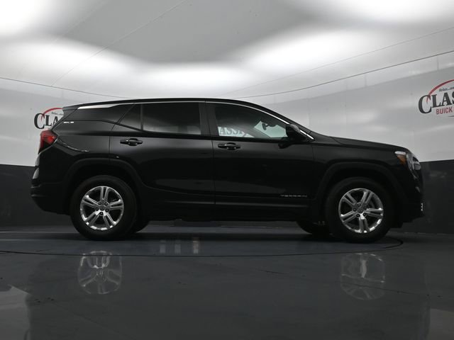 Used 2024 GMC Terrain SLE image 29