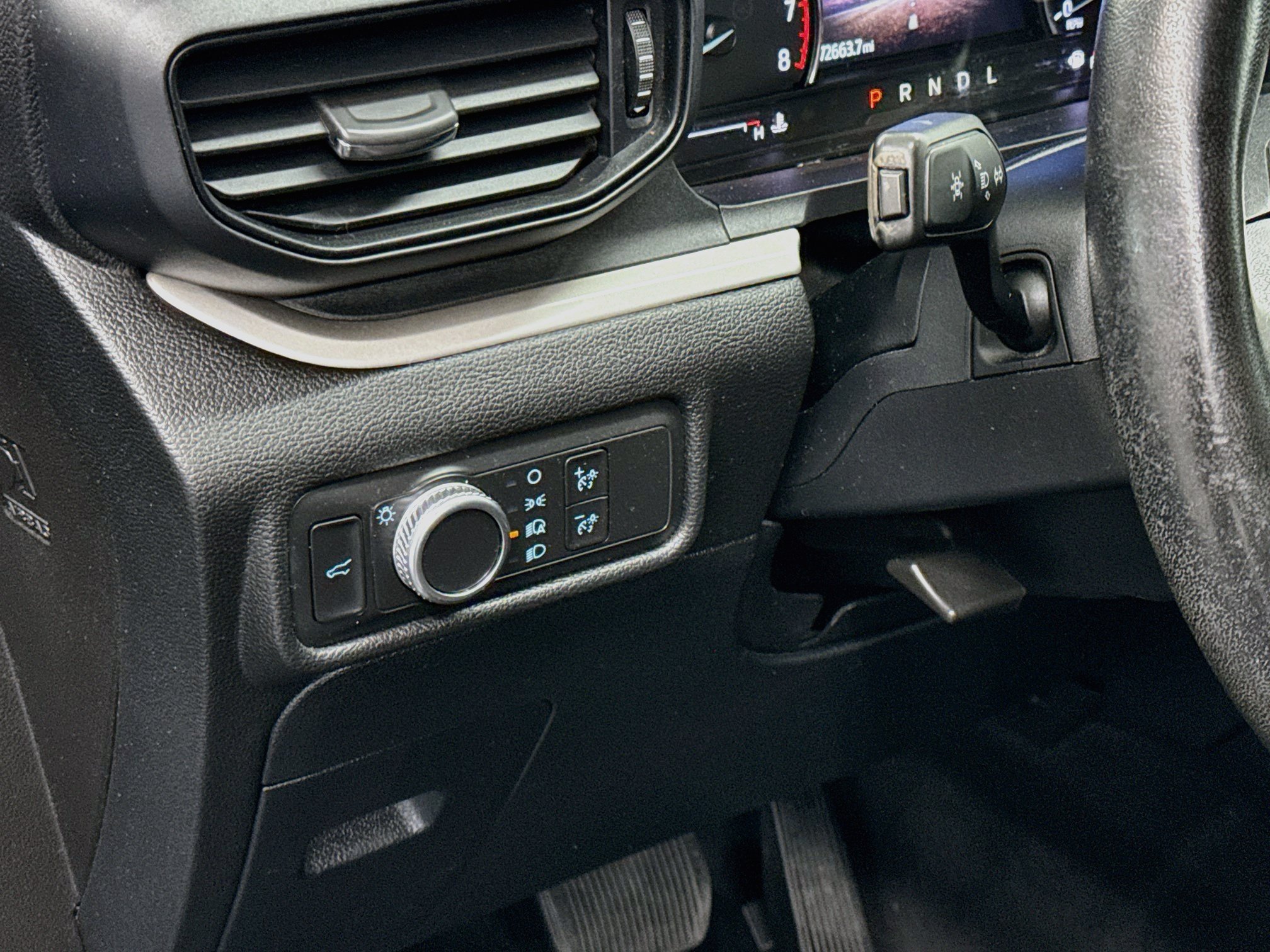 Used 2021 Ford Explorer XLT RWD image 17