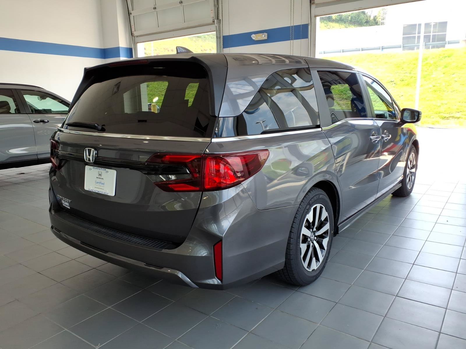 Certified 2025 Honda Odyssey EX-L image 4