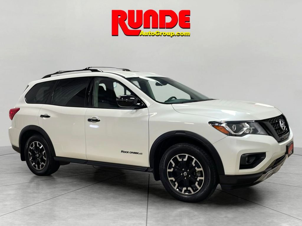 Used 2020 Nissan Pathfinder SV image 1