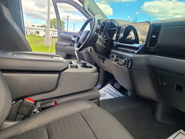 Used 2025 Chevrolet Silverado 1500 LT AWD/4WD image 21