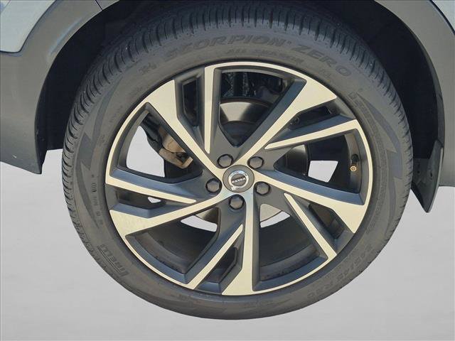 Used 2022 Volvo XC40 T5 R-Design w/ Advanced Package AWD/4WD image 22