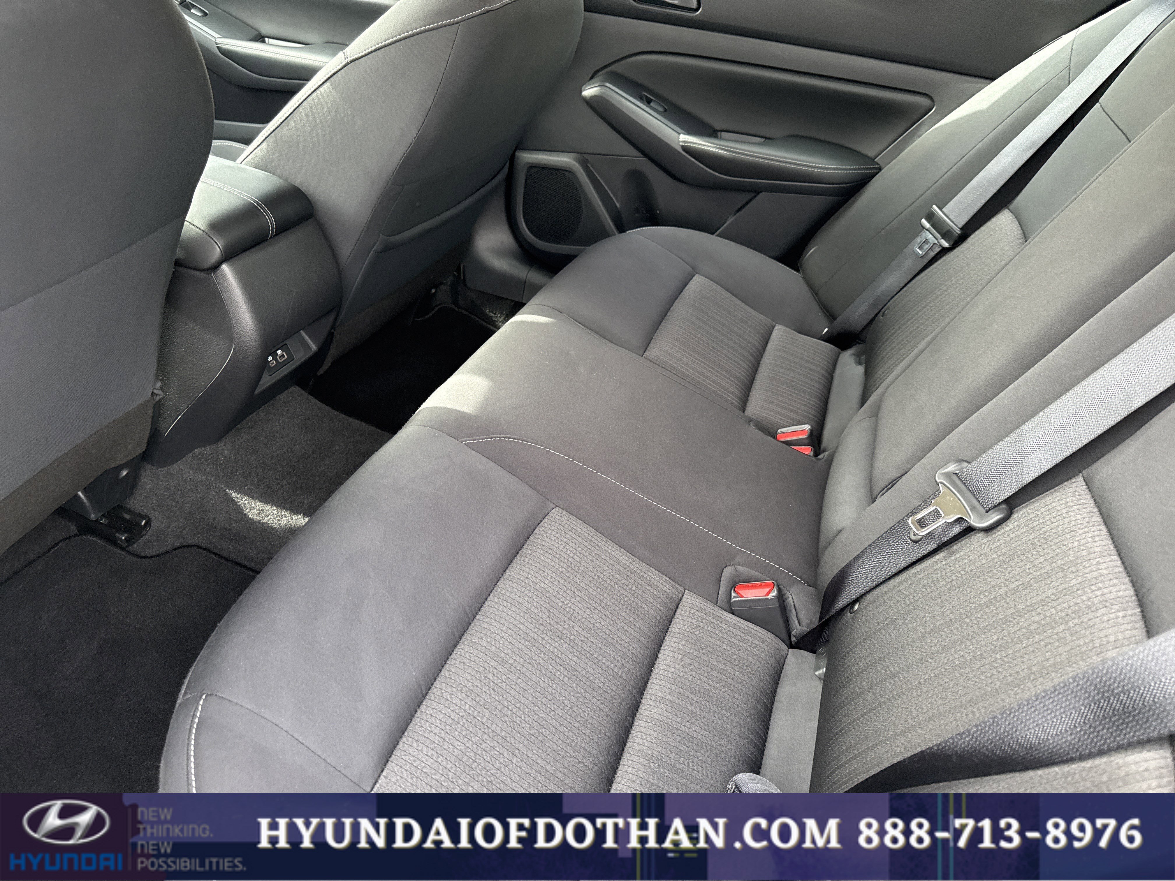 Used 2025 Nissan Altima 2.5 SV image 12