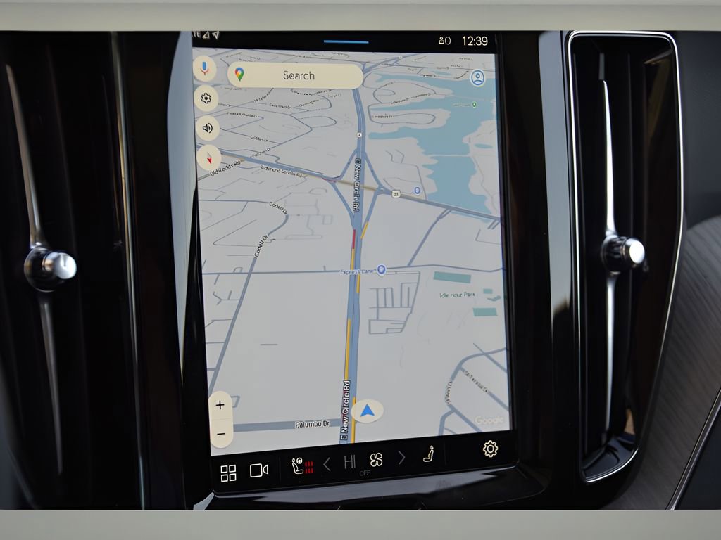 Certified 2025 Volvo XC60 T8 Plus w/ Protection Package Premier image 16