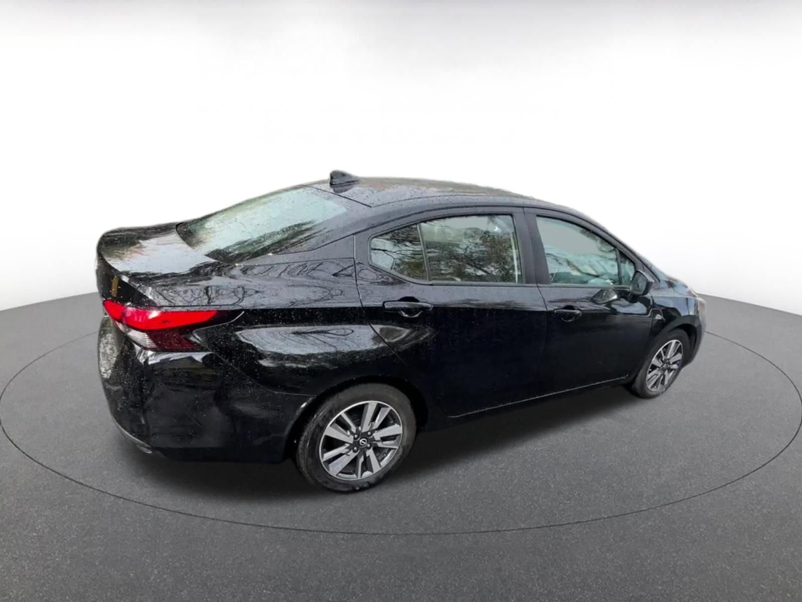 Used 2025 Nissan Versa SV image 15