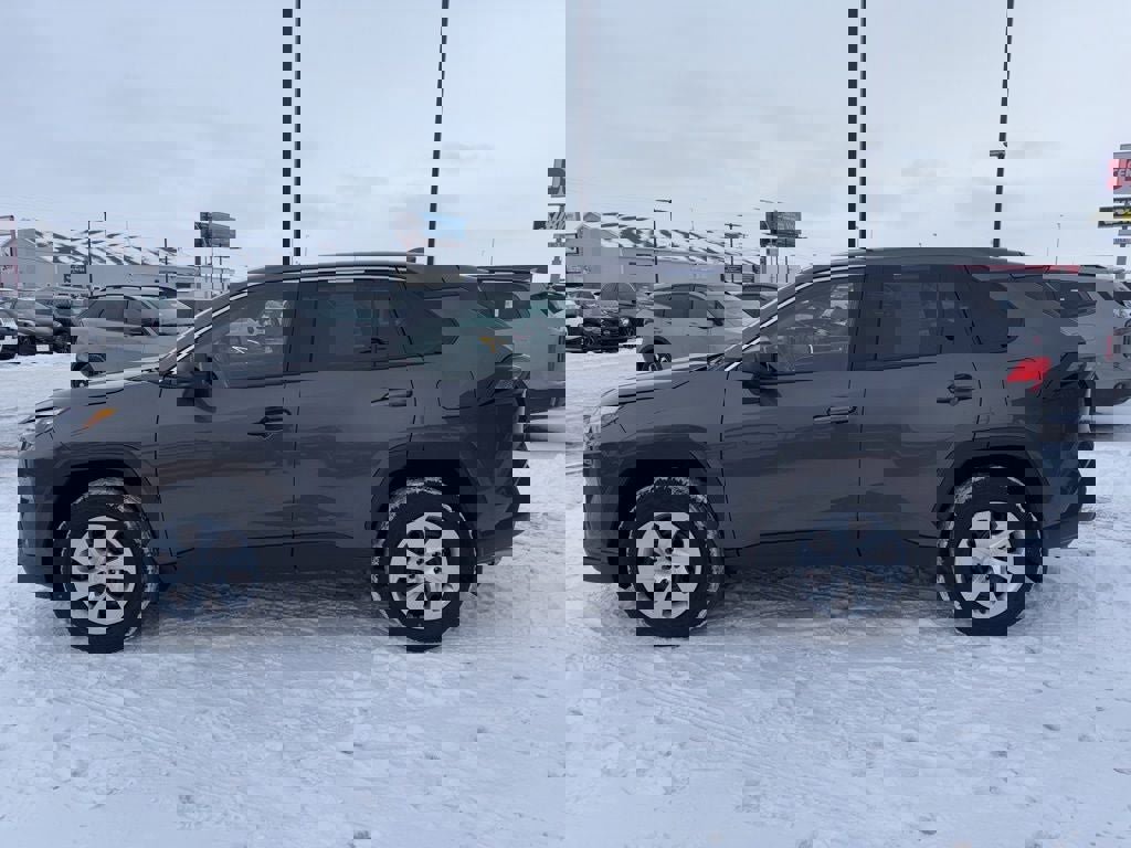 Used 2023 Toyota RAV4 LE image 8