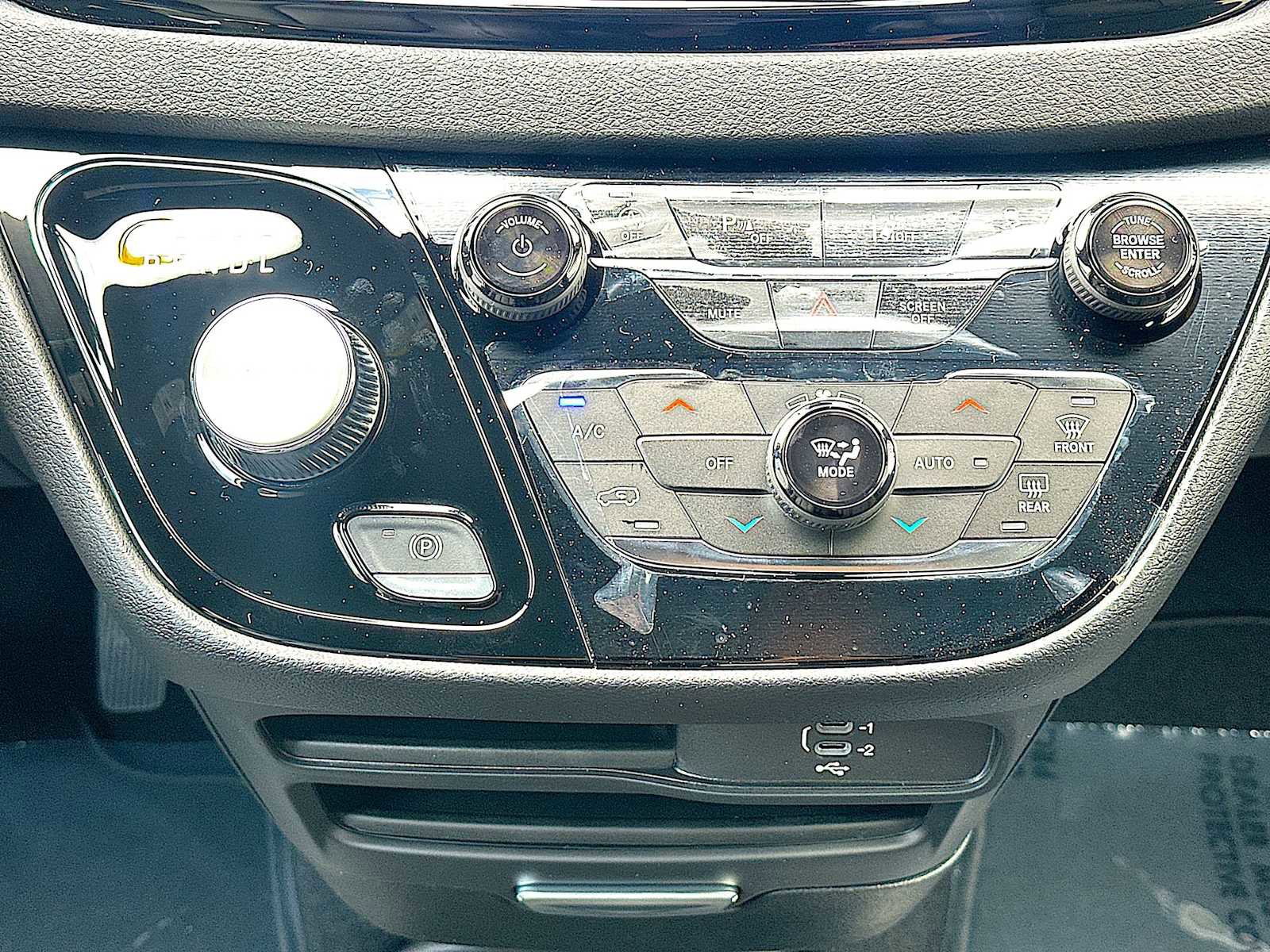 New 2026 Chrysler Voyager LX FWD image 16