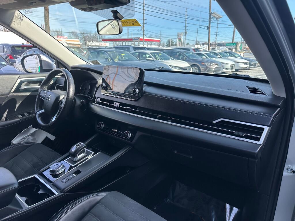 Used 2022 Mitsubishi Outlander SE image 26