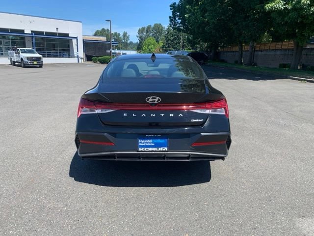 Certified 2025 Hyundai Elantra Limited FWD image 5
