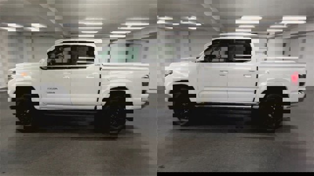 Used 2022 Toyota Tacoma SR5 image 5