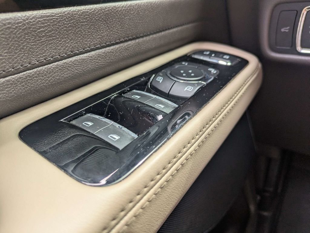 Used 2022 Lincoln Aviator Reserve w/ Equipment Group 201A RWD image 28