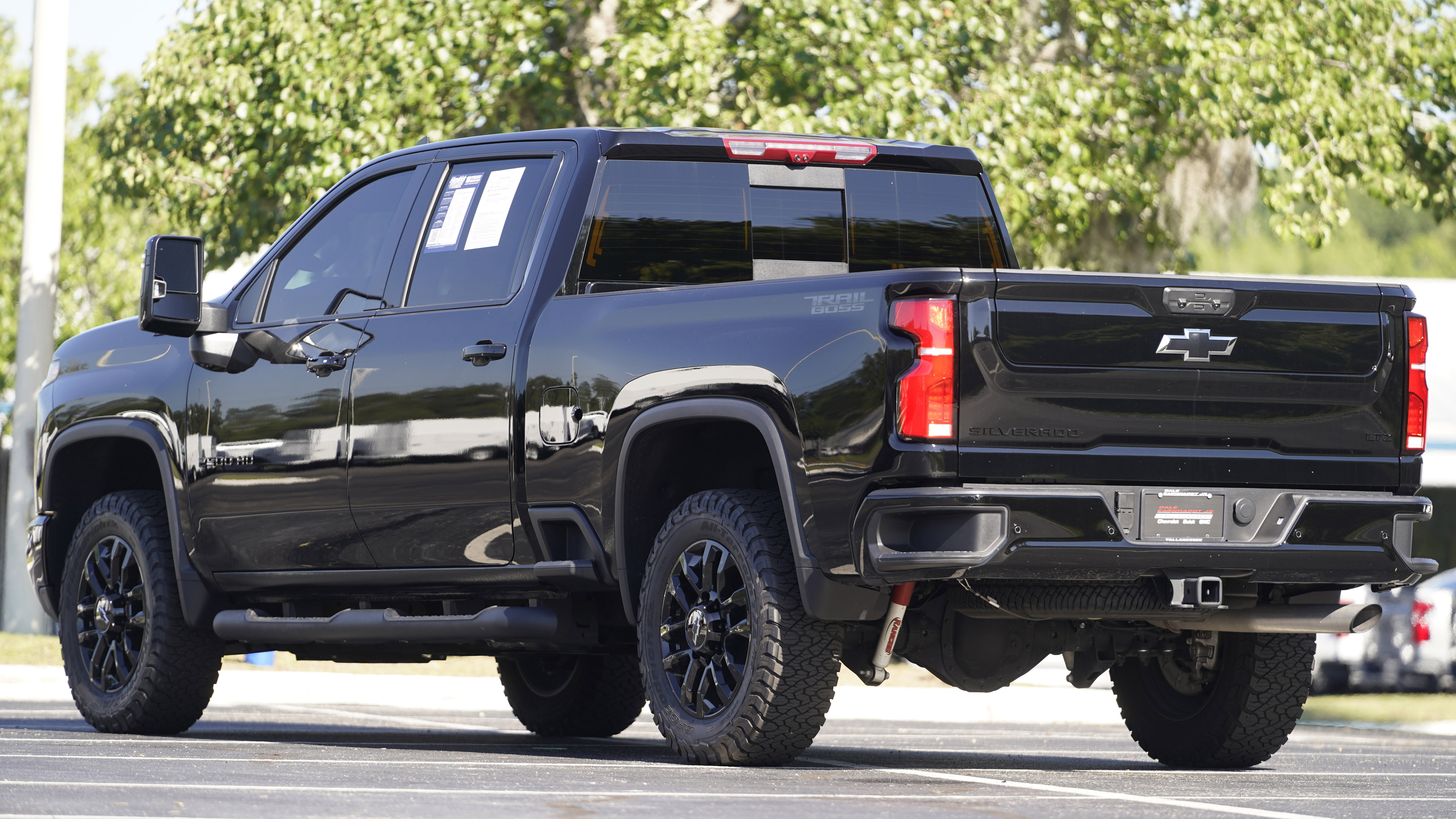 Used 2025 Chevrolet Silverado 2500 LT w/ Trail Boss Package AWD/4WD image 3