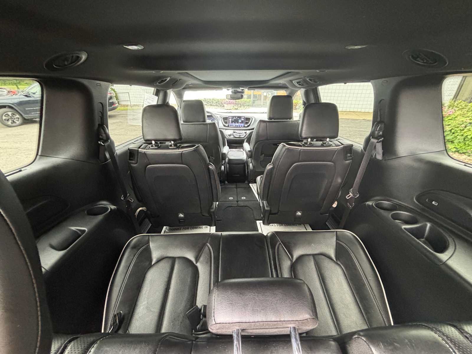 Used 2025 Chrysler Pacifica Limited FWD image 8